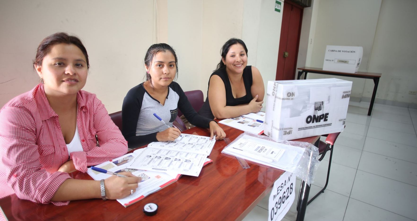 FACILIDADES A MIEMBROS DE MESA Y ELECTORES EN EL MARCO DE LAS ELECCIONES PARA UN NUEVO CONGRESO